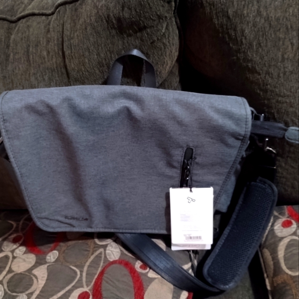 New Travelon: Urban - Anti-Theft Messenger Bag - Gray Shoulder Bag